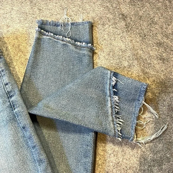 7 for all Mankind, The Ankle Skinny  Lux Vintage. Unique Ankle Detail!! - Picture 4 of 12